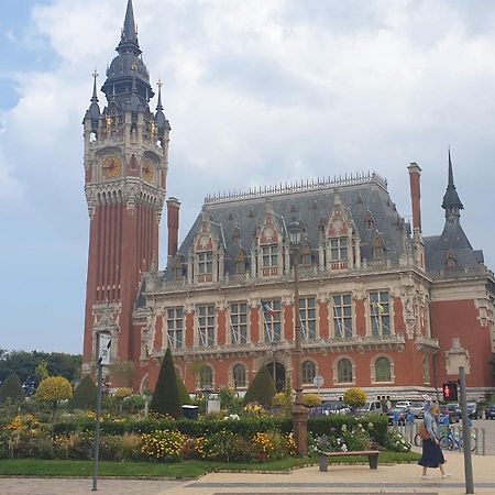 Maison A Deux Pas De L'Hotel De Ville Calais Exterior foto